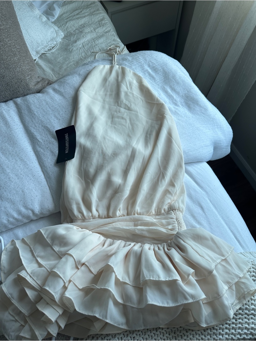Backless Cream Ruffle Dress - Brand: - Picture 2 of 4